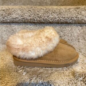 Toddler Size 9 Brown Cozy Tan Fur-Lined Slippers/ Booties